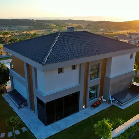 Efe Delux Ovacik'ta Luex فيلة Çeşme